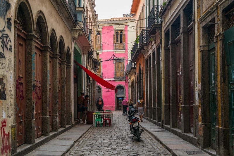 things-to-do-in-rio-de-janeiro-alley.jpg